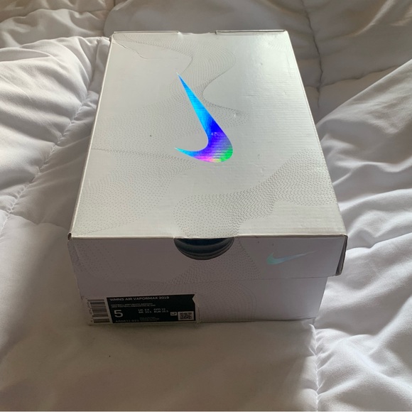 Nike Wmns Vapormax 2019 Football Grey - Picture 2 of 7